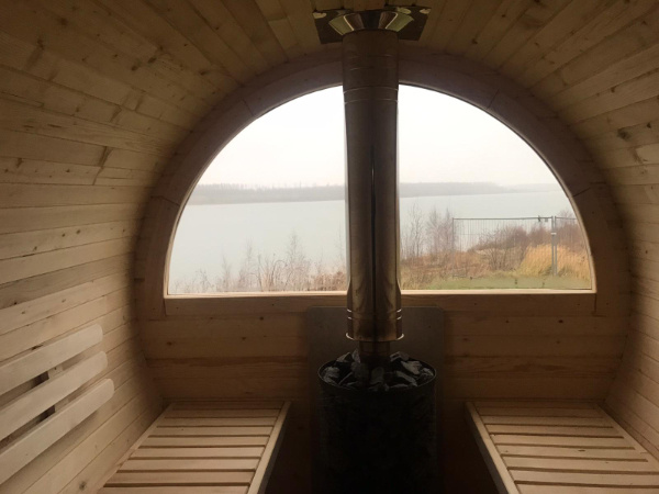 Große Sauna von drinnen